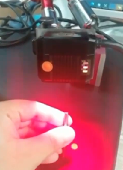 艾韋迅IVY8040M讀取4mm4mm激光蝕刻二維碼蝕刻品質較差，  金屬反光強，需要高解碼性能+良好光處理。.png