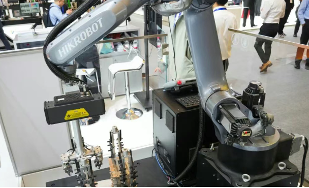 3D視覺引導(dǎo)系統(tǒng),柔性抓取.png 3D視覺引導(dǎo)系統(tǒng),柔性抓取.png